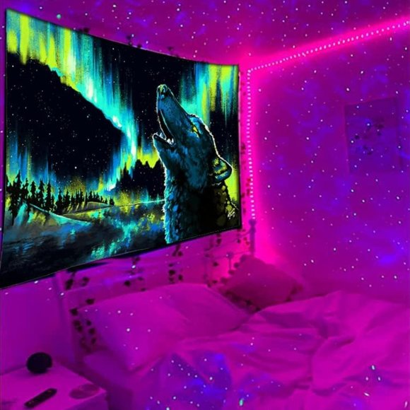 Black Light Wolf Howling Big Wall Animal Tapestry Blacklight Art Wolves Howl New - Picture 3 of 7